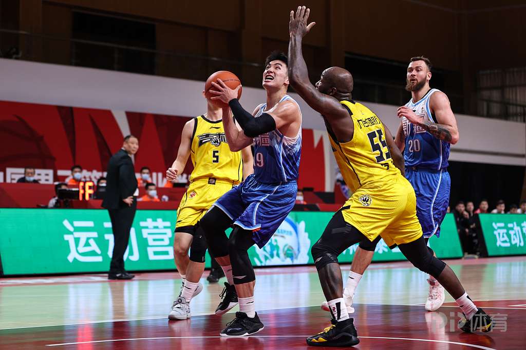 湖南男篮主场抢分成功，继续向前突进