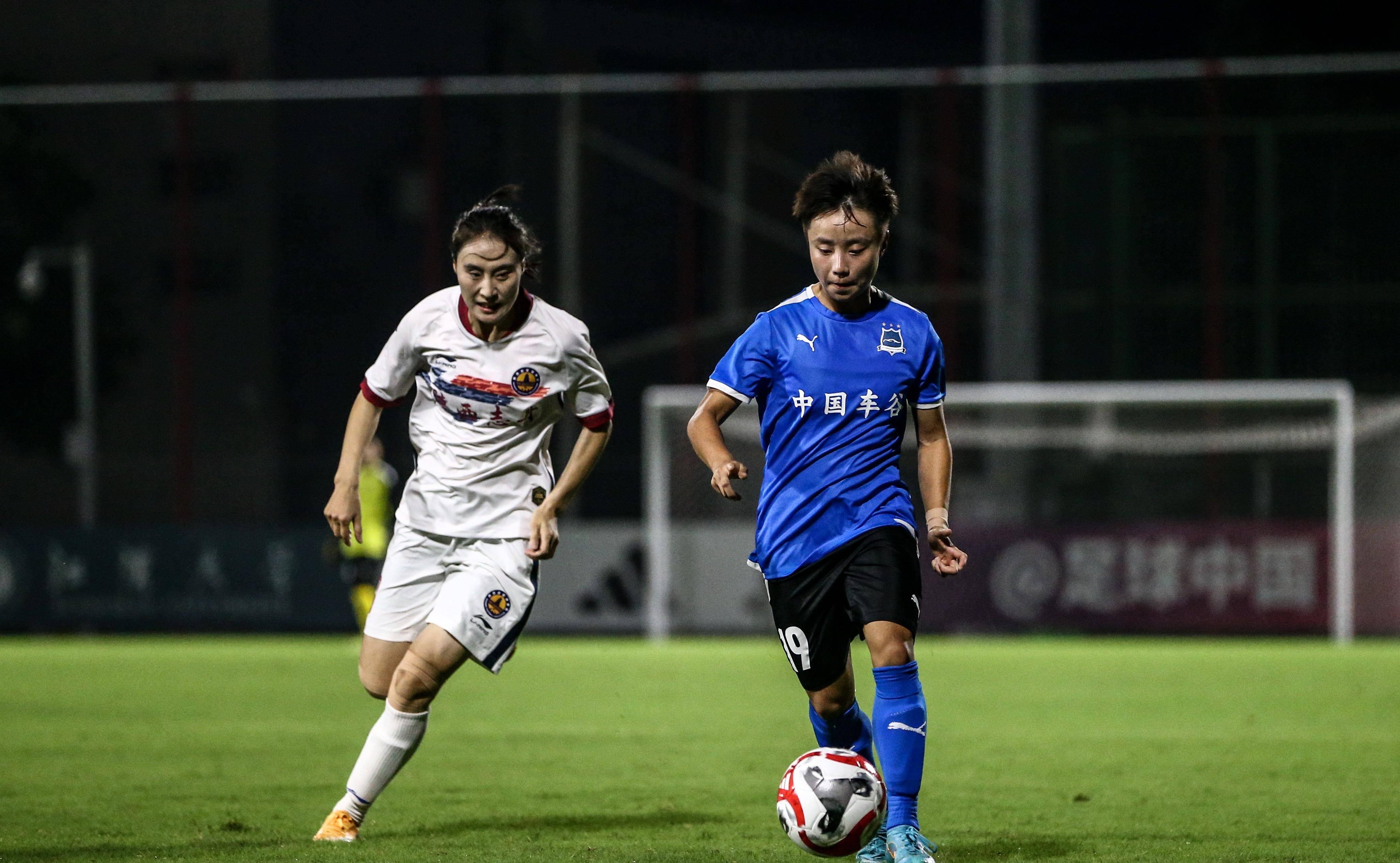 女足巨星双料发挥出彩，攻守兼备领先对手的简单介绍