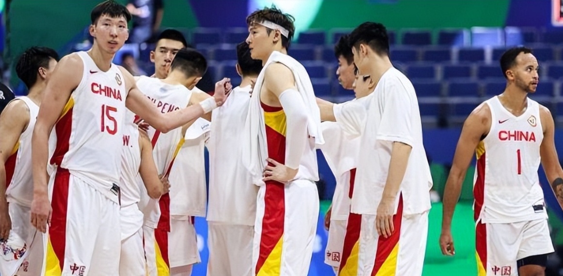 亚洲优秀篮球员代表球队参加青年比赛，展现潜力