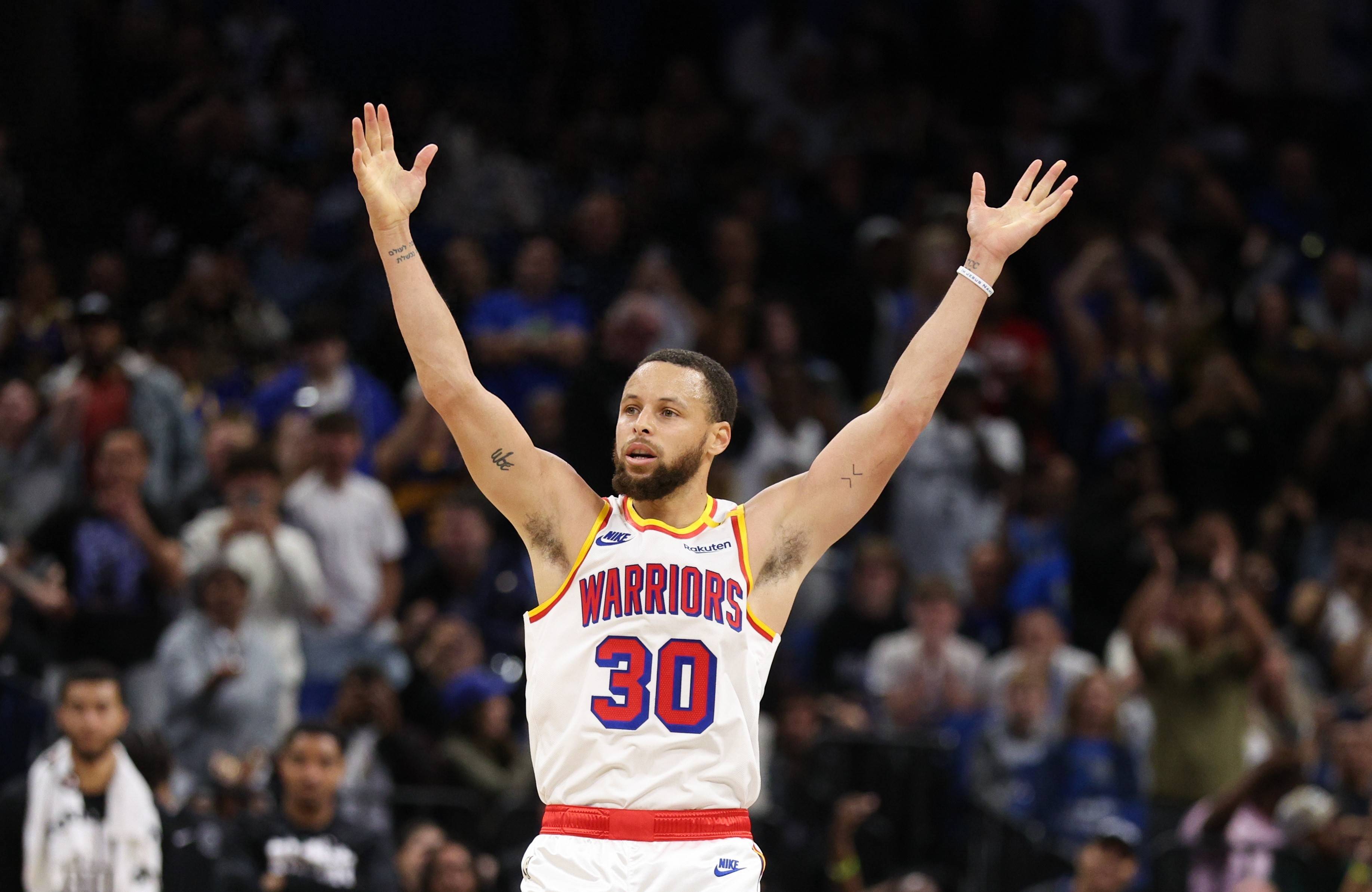 黄蜂惊艳全场，助攻爆棚助攻爆棚，浓眉哥逆转取胜！